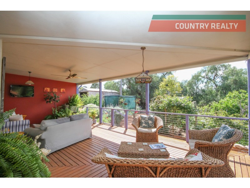 11 & 13 Mansfield Street, York WA 6302