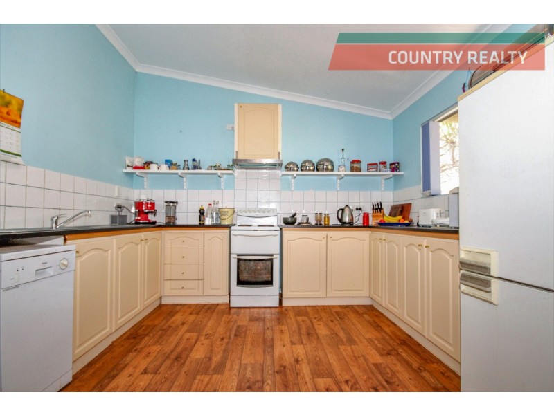 21 Railway Terrace, Goomalling WA 6460