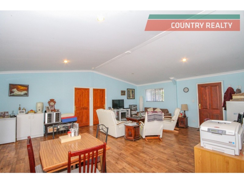 21 Railway Terrace, Goomalling WA 6460