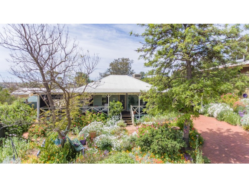 25 Clinton Street, Toodyay WA 6566