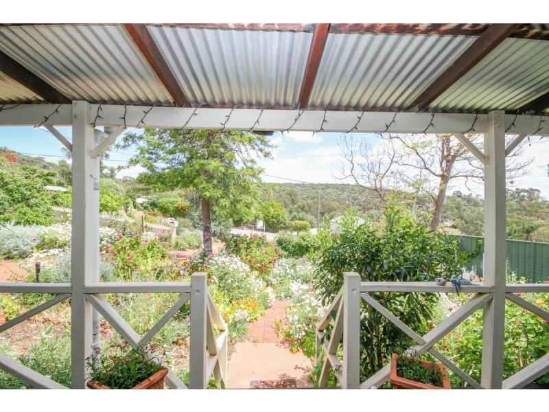 25 Clinton Street, Toodyay WA 6566
