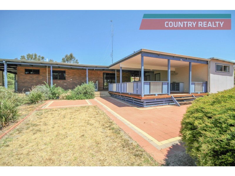 6 Osnaburg Road, York WA 6302
