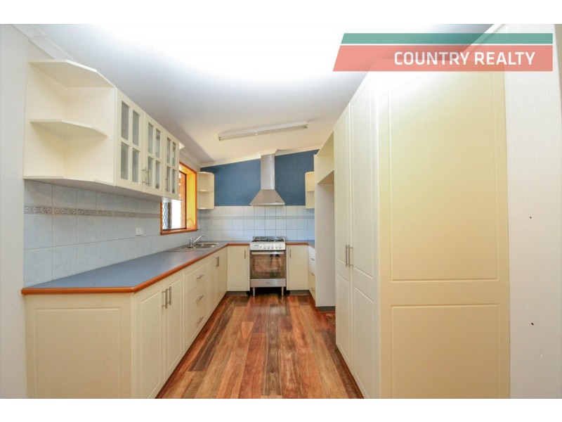 6 Osnaburg Road, York WA 6302