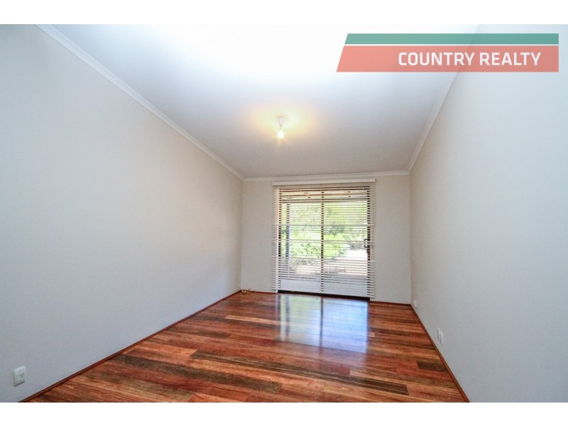 6 Osnaburg Road, York WA 6302