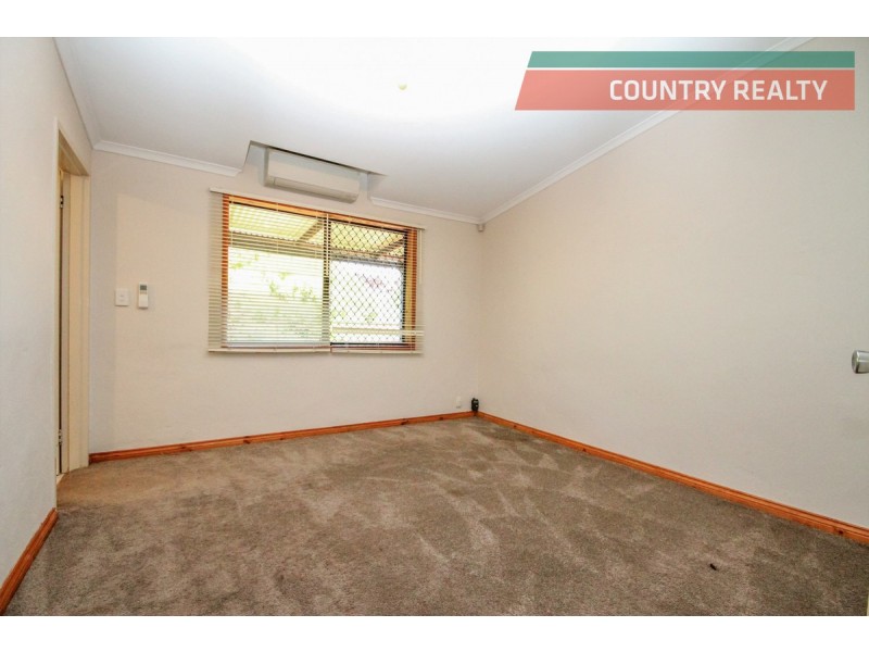 6 Osnaburg Road, York WA 6302