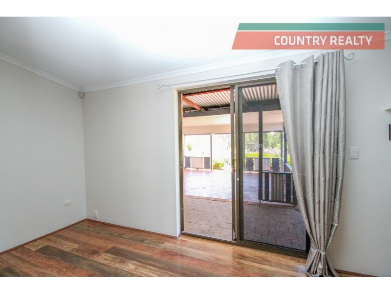 6 Osnaburg Road, York WA 6302