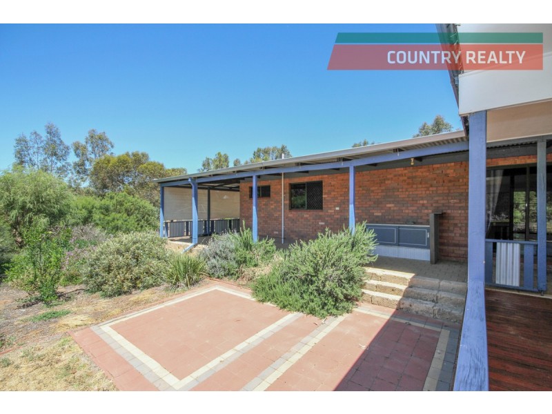 6 Osnaburg Road, York WA 6302