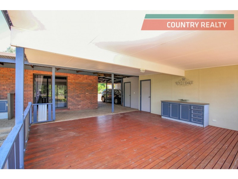 6 Osnaburg Road, York WA 6302