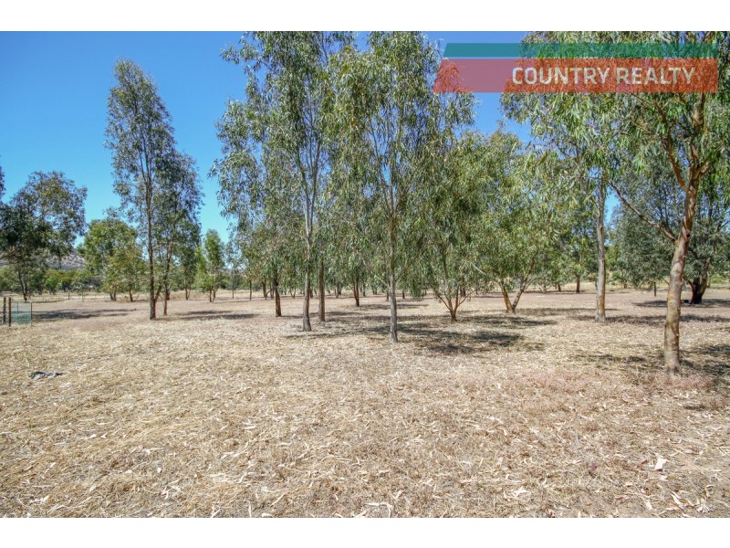 6 Osnaburg Road, York WA 6302