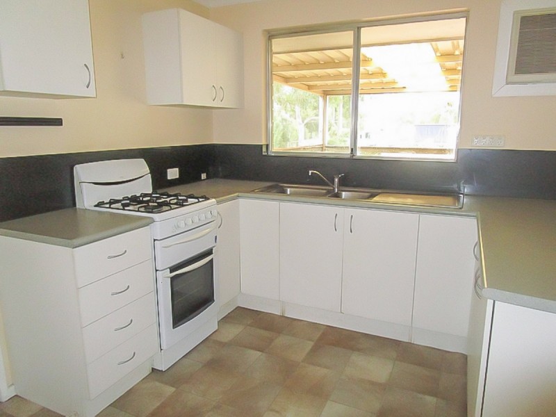 26 Glenwood Avenue, Helena Valley WA 6056