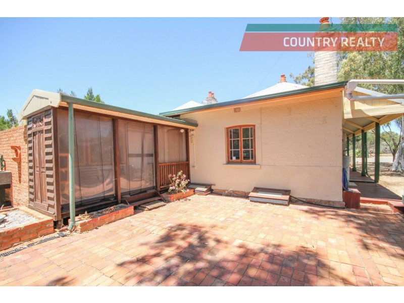 22 & 24 Redmile Road, York WA 6302