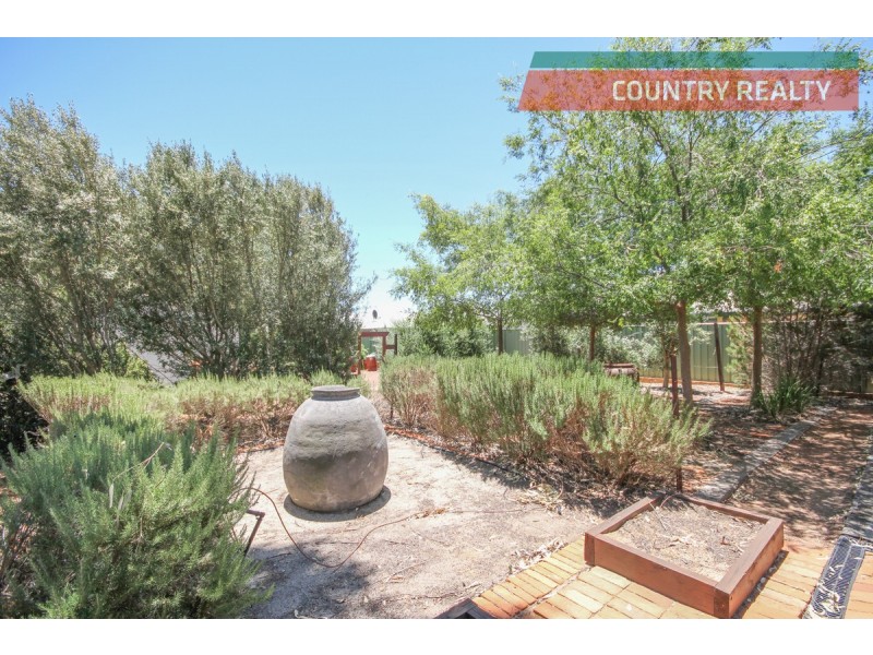 22 & 24 Redmile Road, York WA 6302