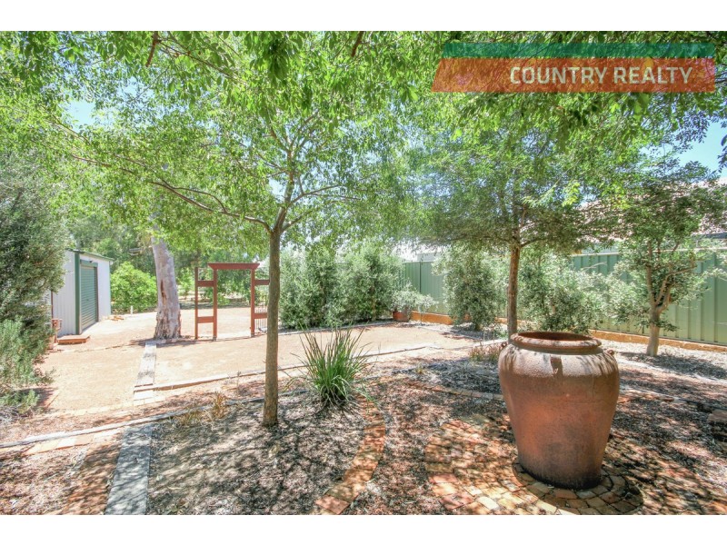 22 & 24 Redmile Road, York WA 6302