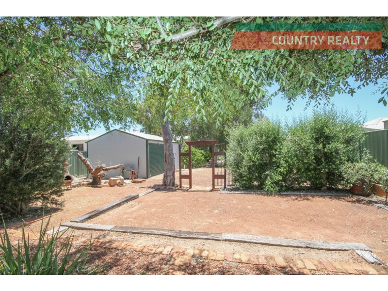 22 & 24 Redmile Road, York WA 6302