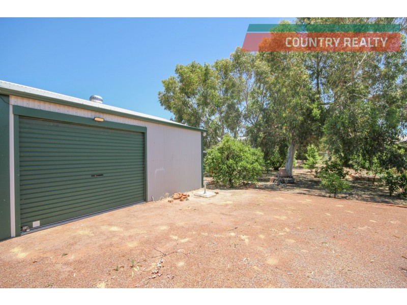 22 & 24 Redmile Road, York WA 6302