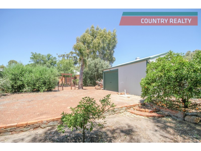 22 & 24 Redmile Road, York WA 6302