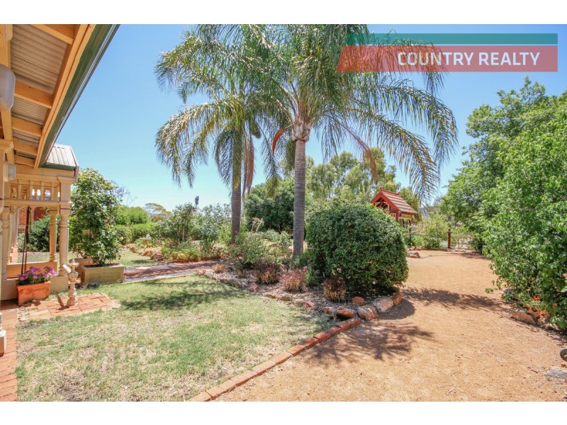 80 Herbert Road, York WA 6302