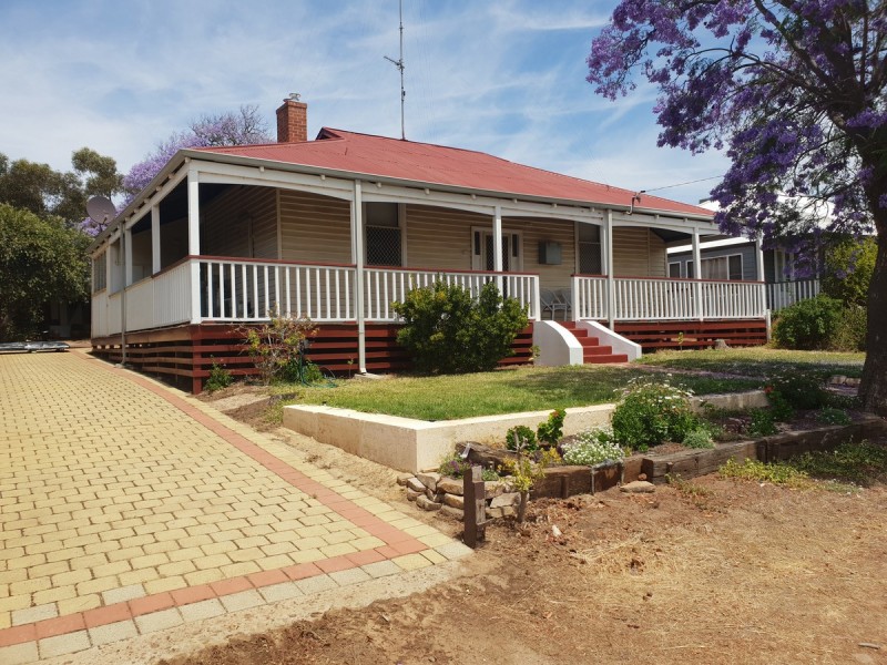37 Hampton Street,, Northam WA 6401
