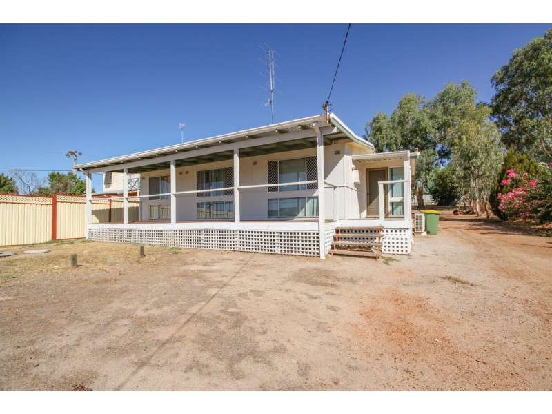 42 Cowan Road, York WA 6302