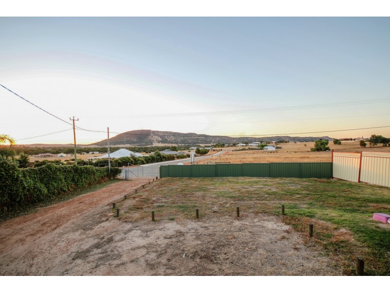 42 Cowan Road, York WA 6302