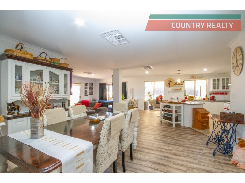 112 Throssell Street, Northam WA 6401