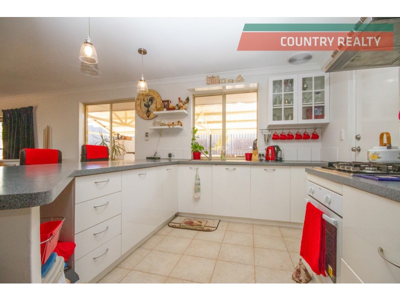 112 Throssell Street, Northam WA 6401