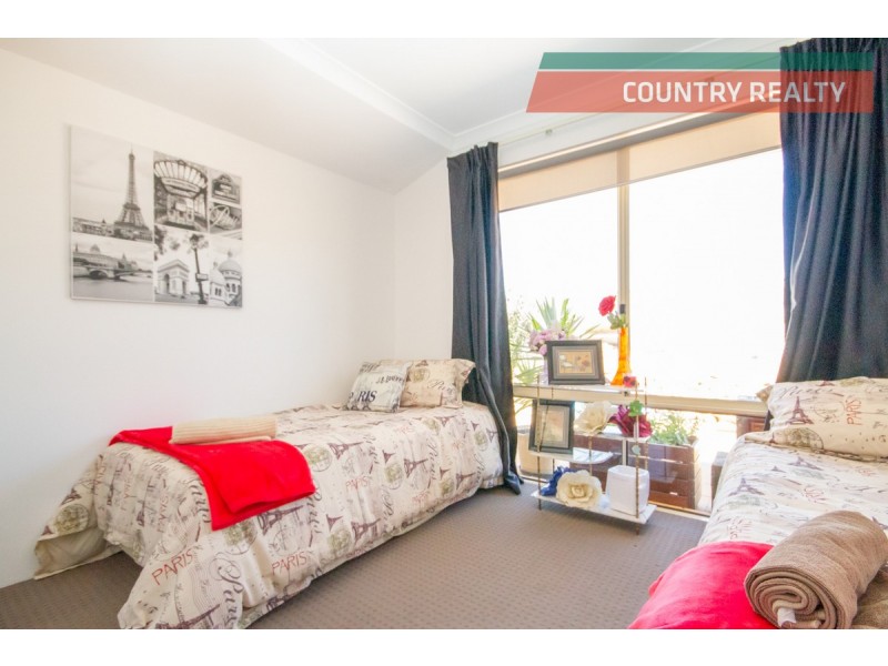 112 Throssell Street, Northam WA 6401