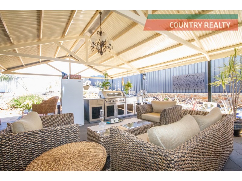 112 Throssell Street, Northam WA 6401