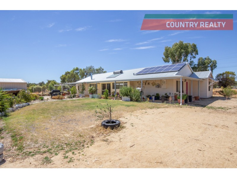 4 Tenth Road, York WA 6302