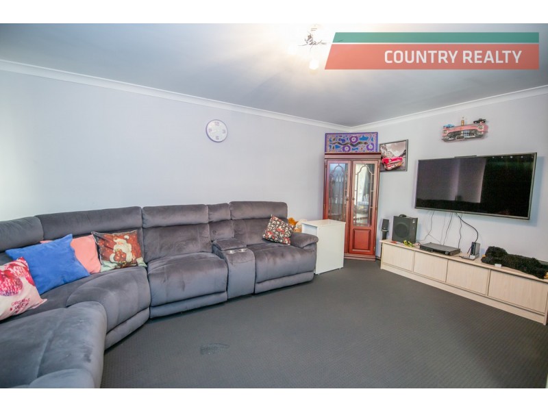 4 Tenth Road, York WA 6302