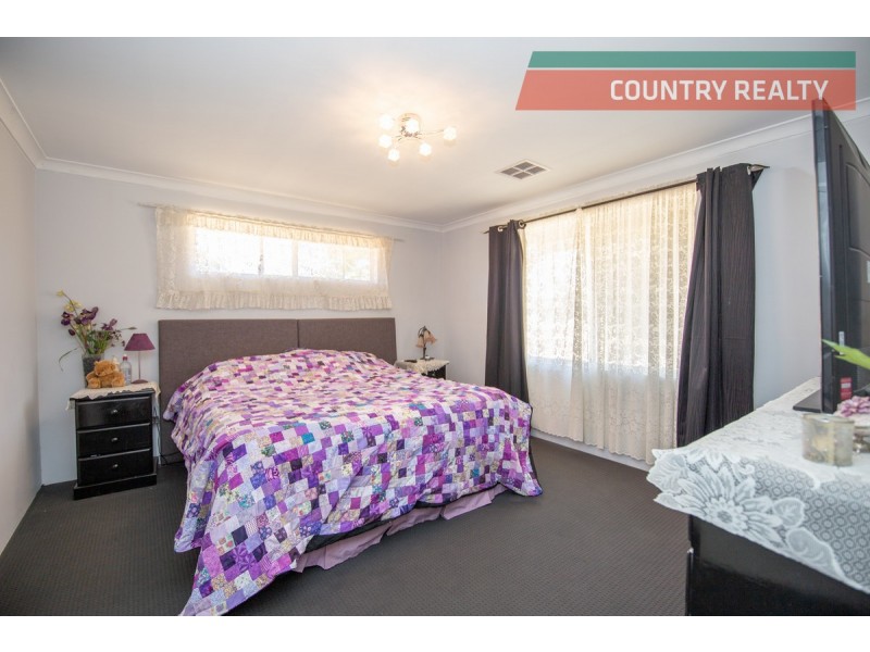4 Tenth Road, York WA 6302