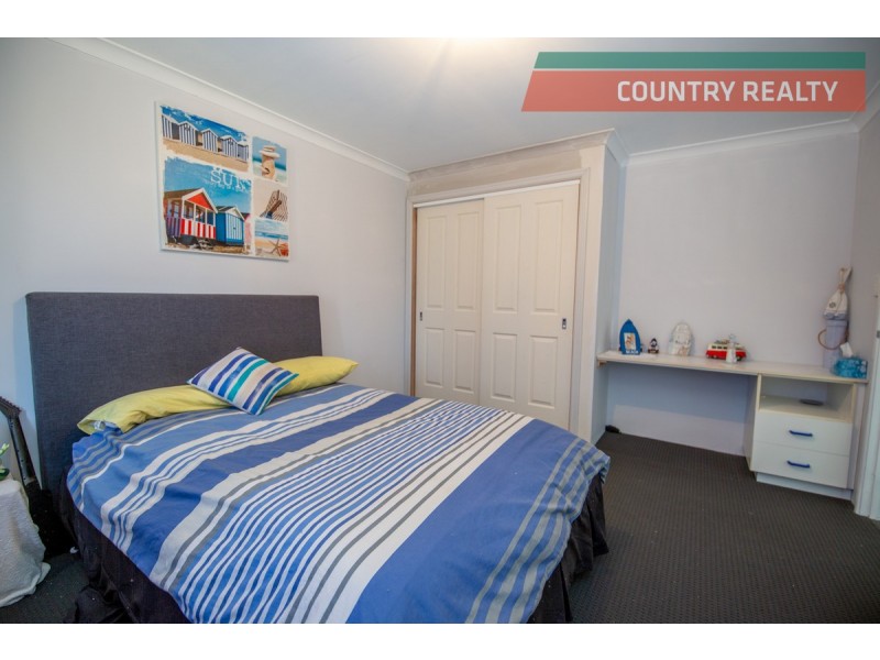 4 Tenth Road, York WA 6302