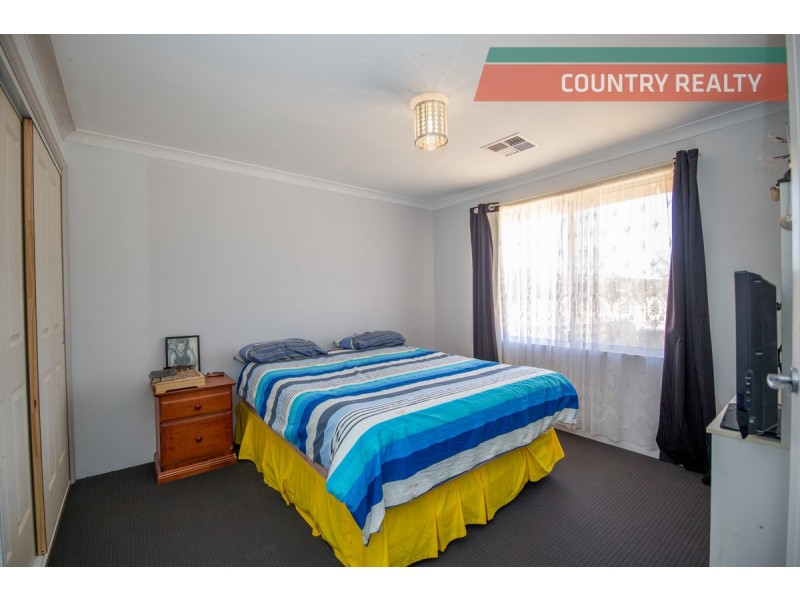 4 Tenth Road, York WA 6302