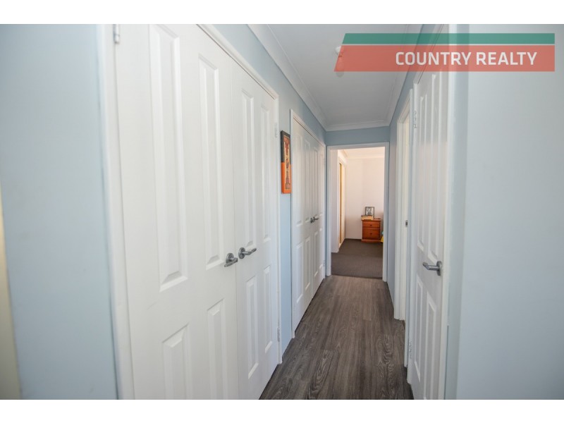 4 Tenth Road, York WA 6302