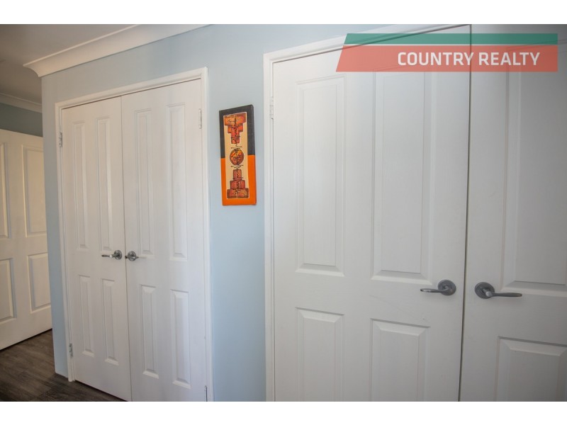 4 Tenth Road, York WA 6302