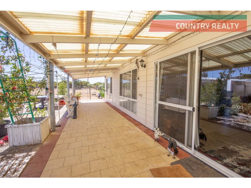 4 Tenth Road, York WA 6302