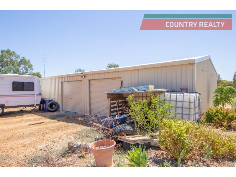 4 Tenth Road, York WA 6302