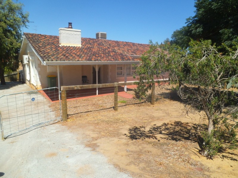 28 Robinson Street, Northam WA 6401