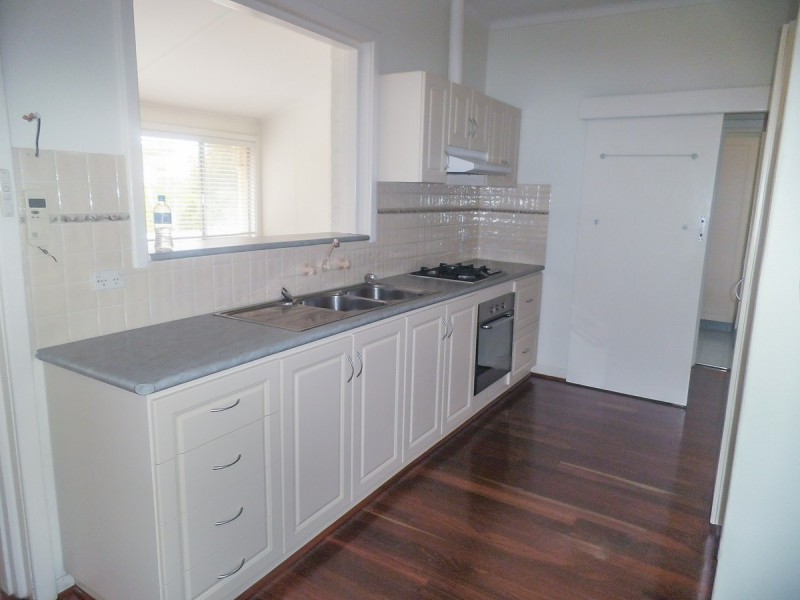 28 Robinson Street, Northam WA 6401