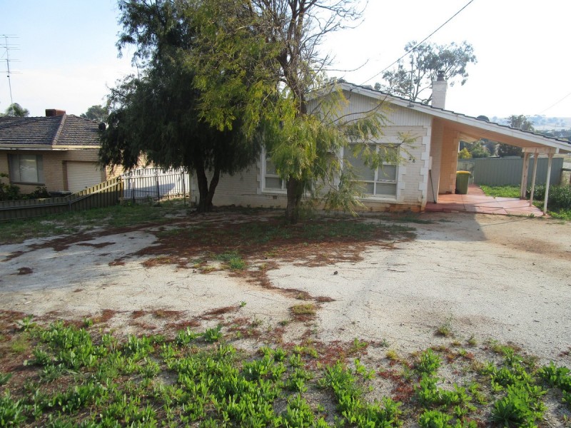 28 Robinson Street, Northam WA 6401