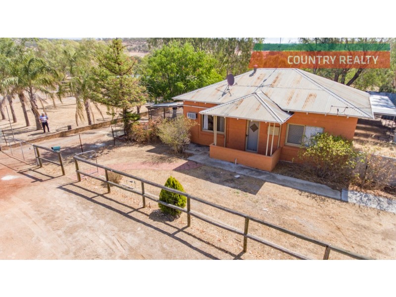 94 Burlong Road, Northam WA 6401