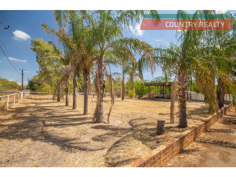 94 Burlong Road, Northam WA 6401
