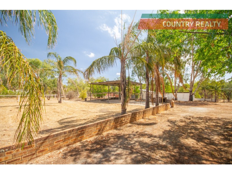 94 Burlong Road, Northam WA 6401