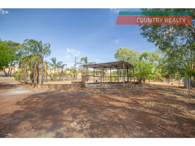 94 Burlong Road, Northam WA 6401