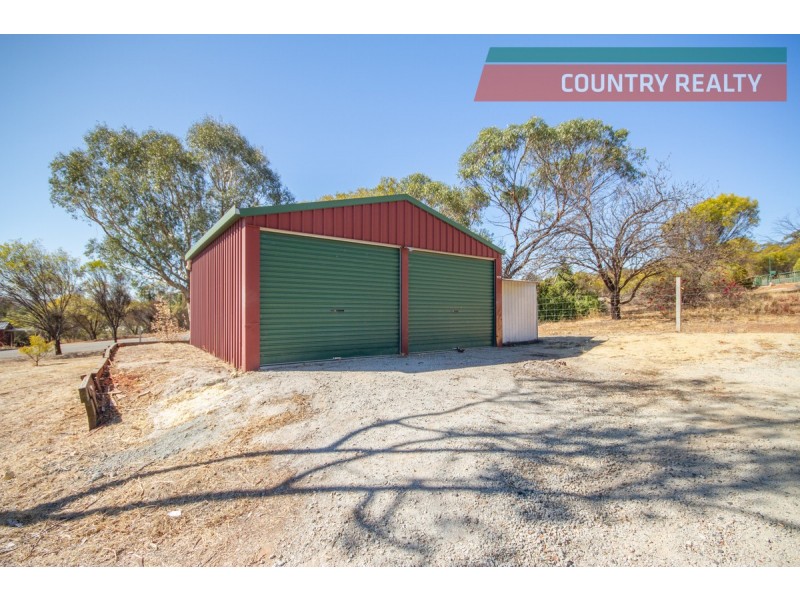 26 Steere Road, York WA 6302