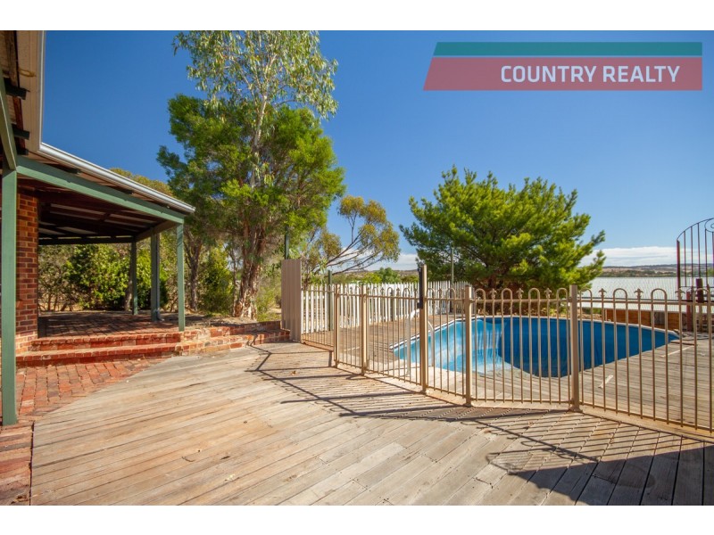 26 Steere Road, York WA 6302