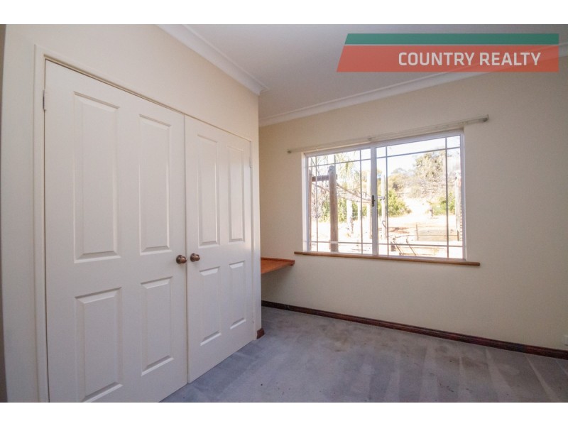 26 Steere Road, York WA 6302