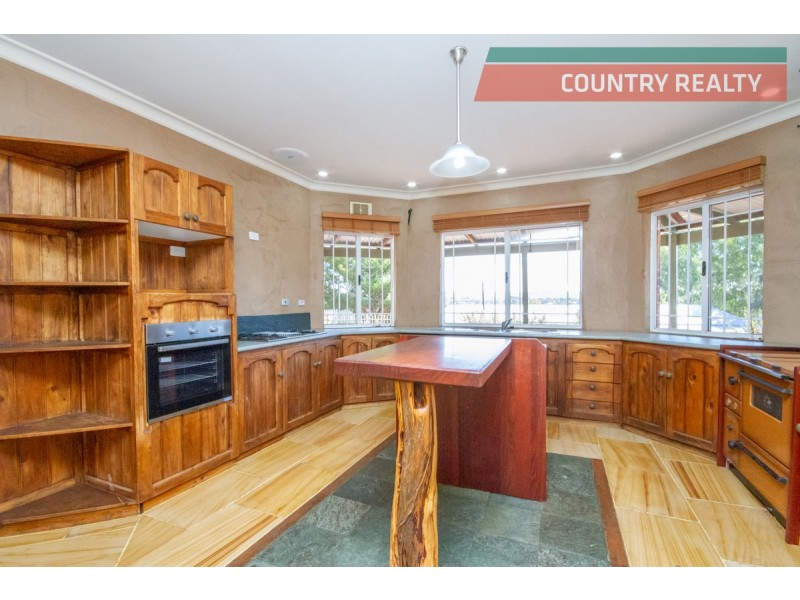 26 Steere Road, York WA 6302