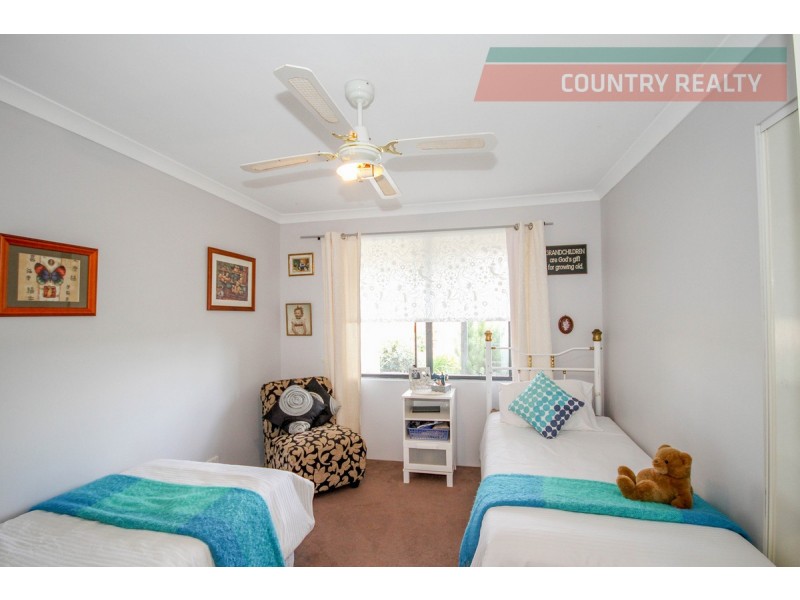 35 Langford Road, York WA 6302