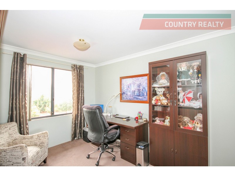 35 Langford Road, York WA 6302